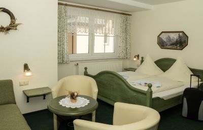 Land-gut-Hotel_Cafe_Meier-Oybin-Doppelzimmer_Komfort-5-164423