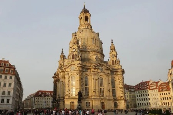 1688_pension-zum-knipser_frauenkirche-dresden_thb